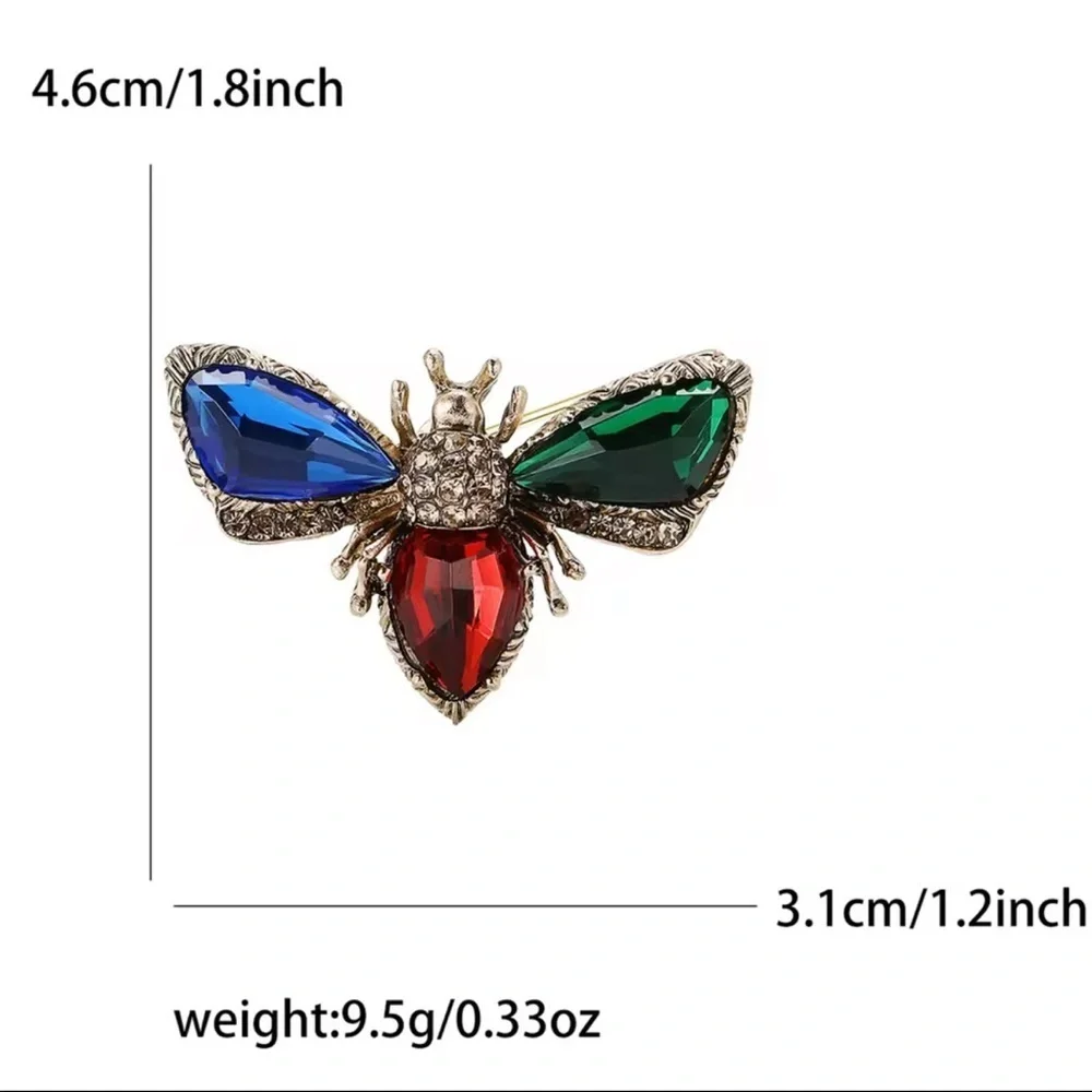 Vintage Emerald Green Gem Insect Brooch — Gold Tone